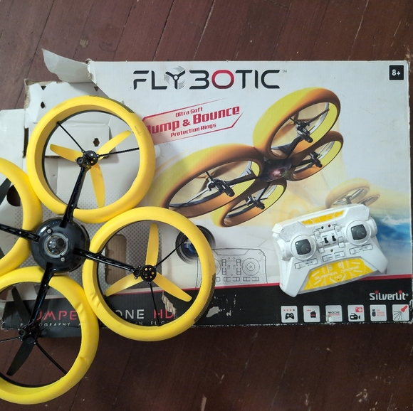 Flybotic Bump and bounce Drone - Picture 3 of 7